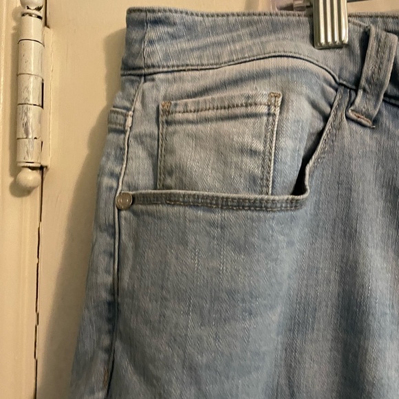 Susan Graver Girlfriend Raw Hem Cuffed Light Wash Jean Size 22W - Picture 7 of 16